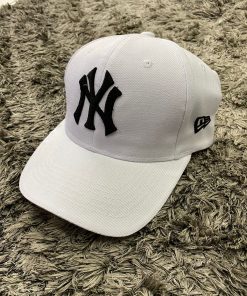 Gorra 1.6 Blanca NY Negro