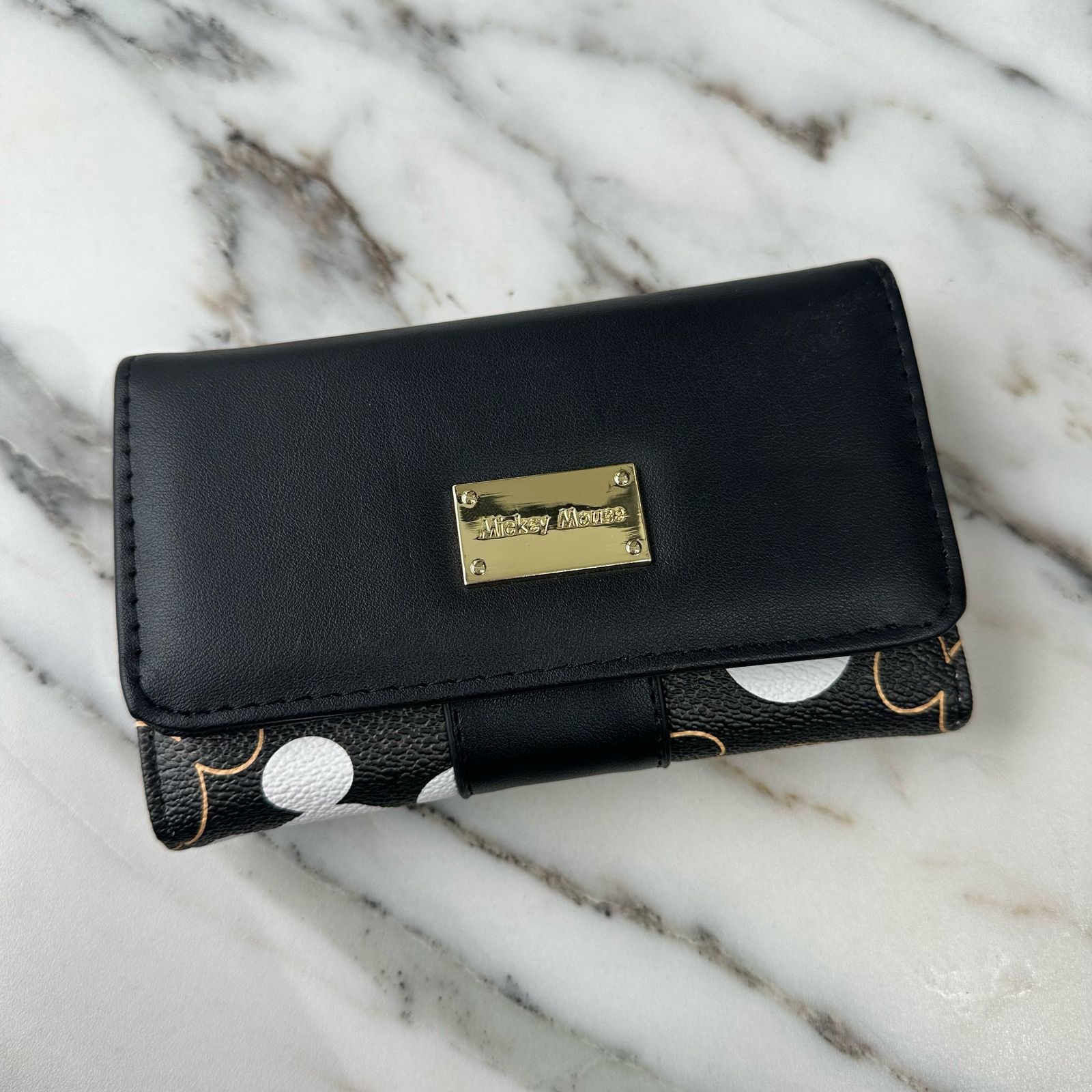 04a51054-3372-49ef-913e-8666591bd5eb