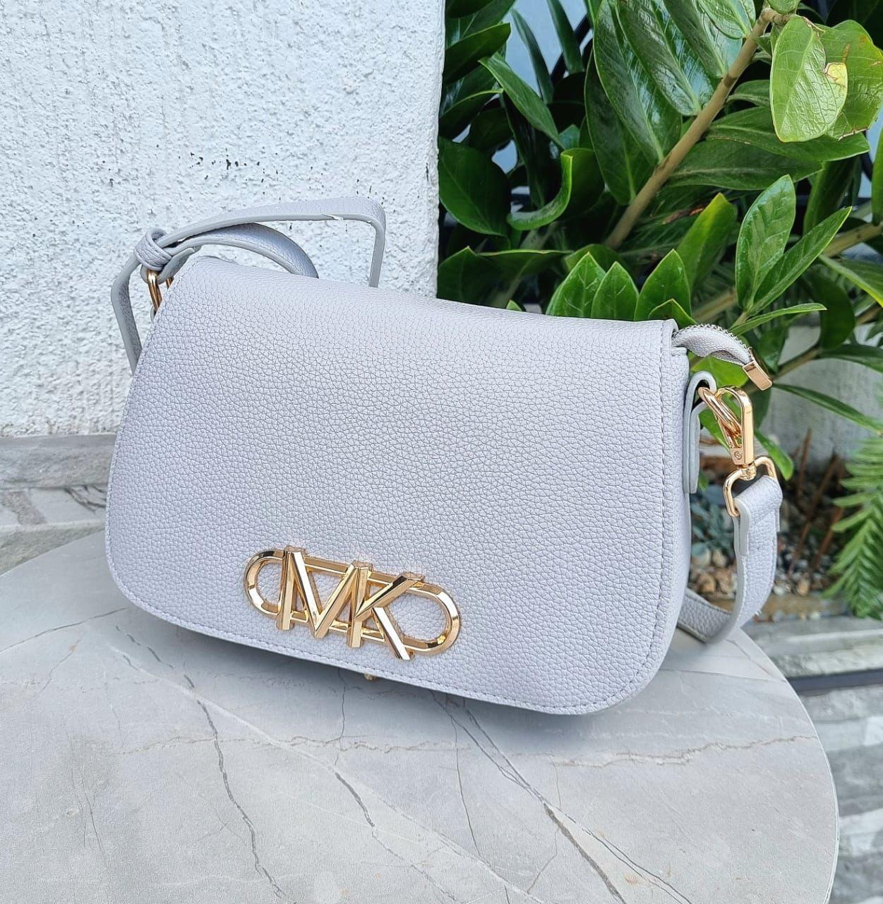 caeab5fb-08f0-4f24-b4b6-319ea8e0d5b4